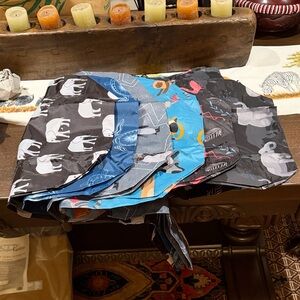 Go Green with these Reusable Grocery Totes 6 In All NIB